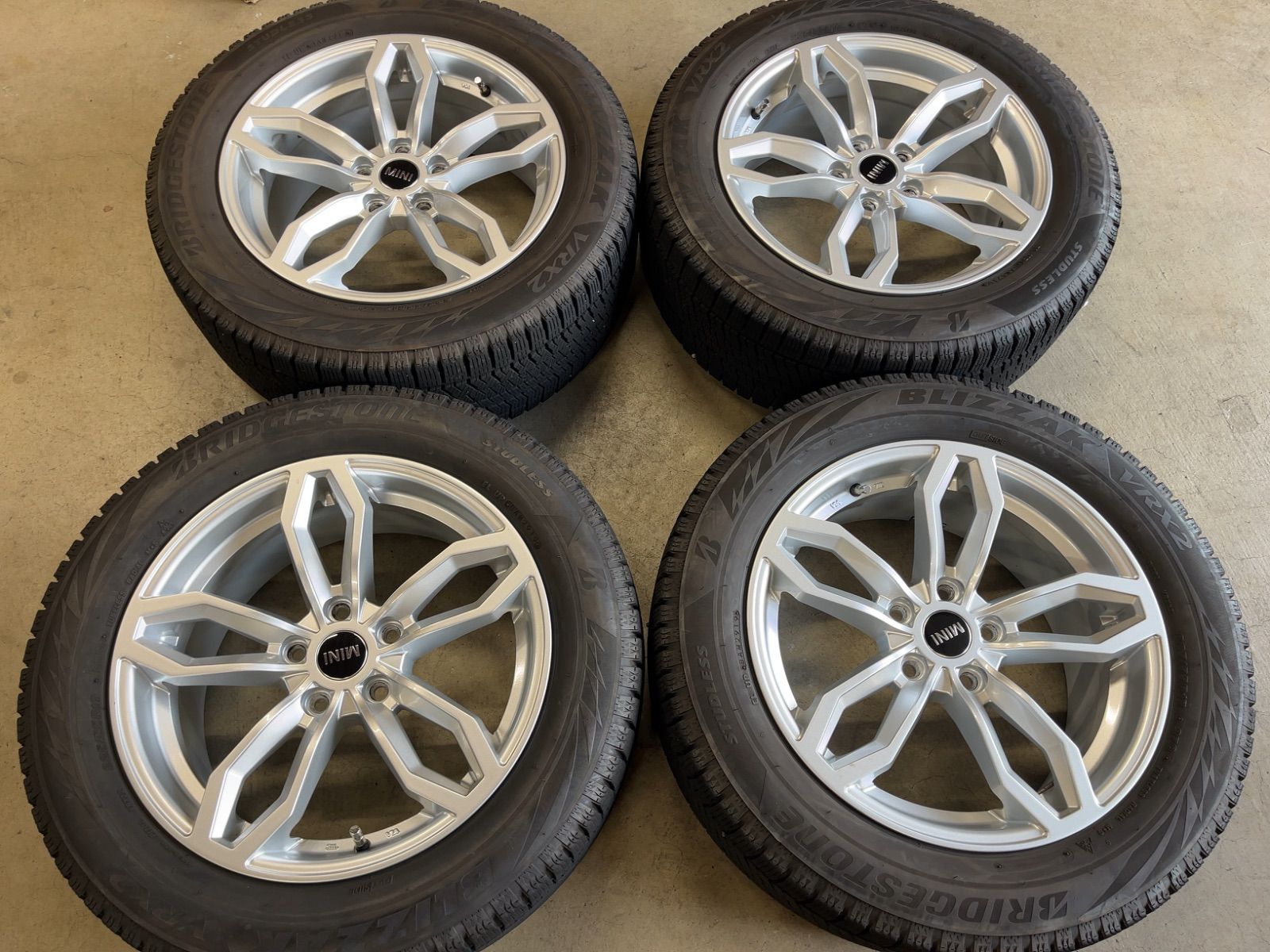 MINIクロスオーバー(F60) 225/55R17 VRX3ホイールセット ミニ ミニ