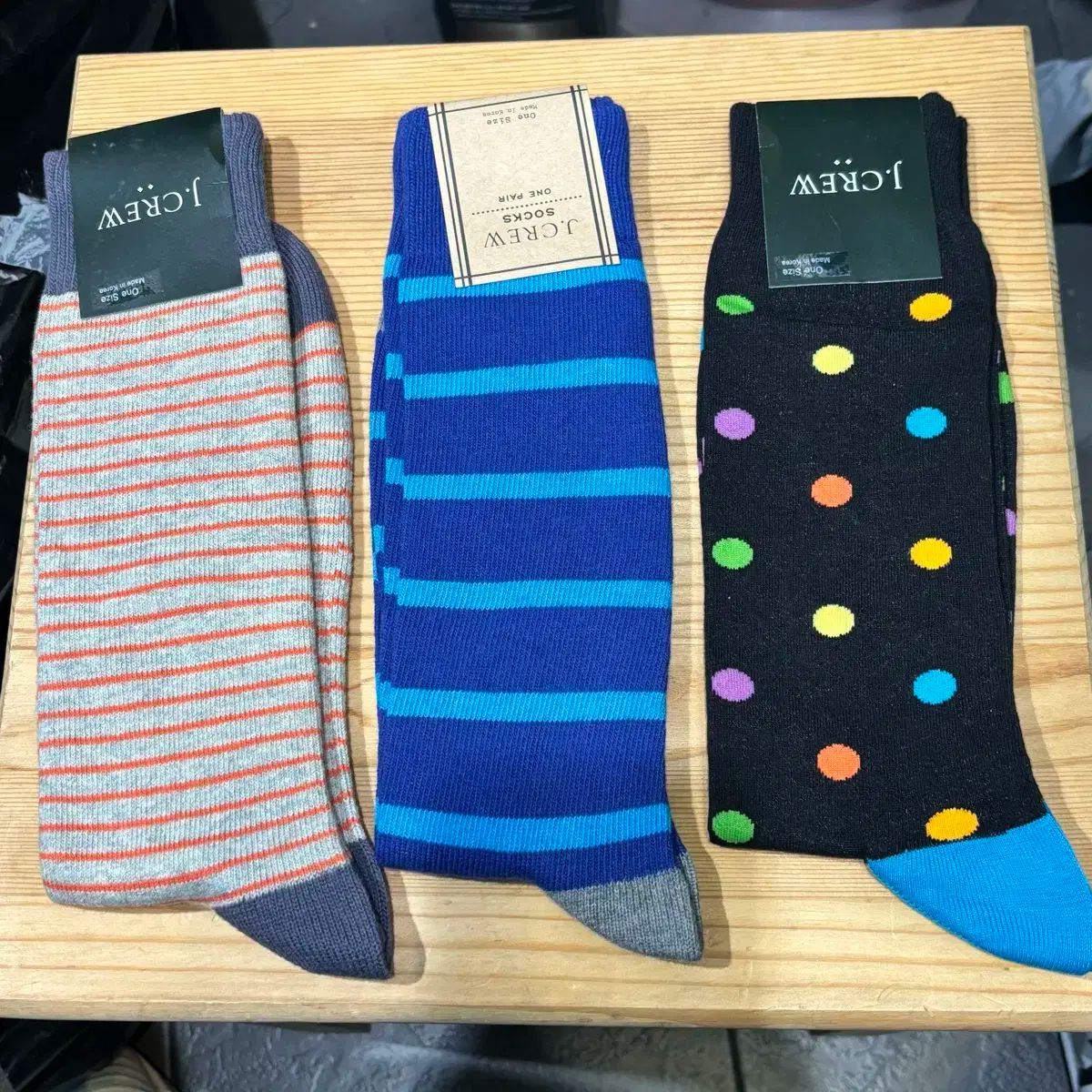 【雷市場（ポンジャン）商品韓国直送】 J CREW メンズ ファッションソックス ／ 新品 3 ペア