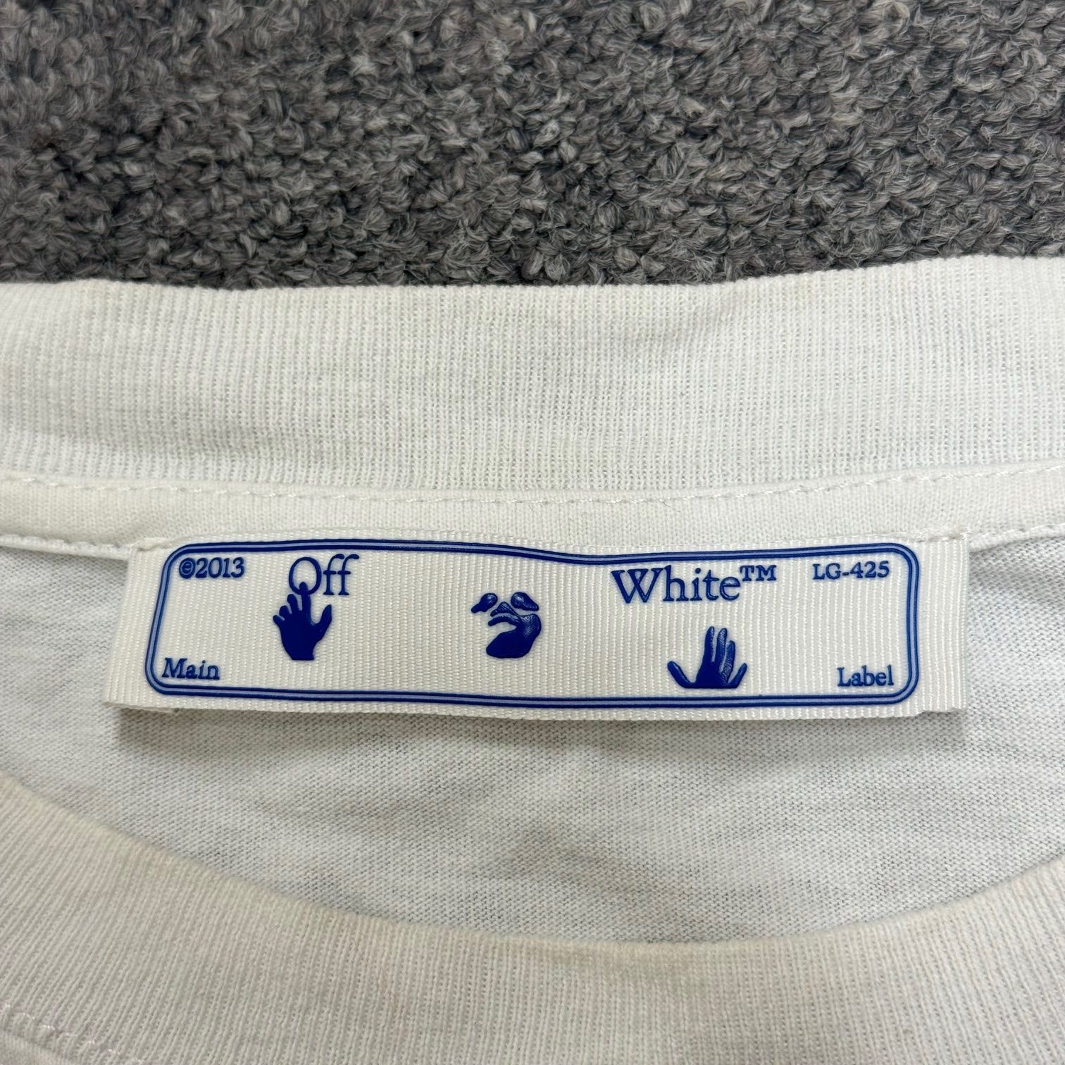 OFF-WHITE