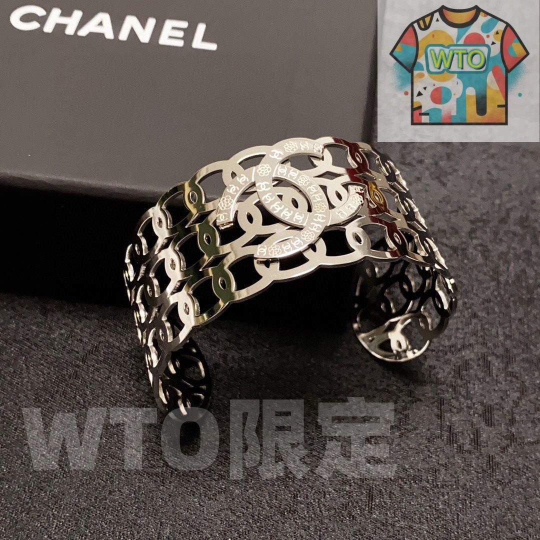 今日WTO】CHANEL シャネル 新モデル ダブル C 透かし編み幅広