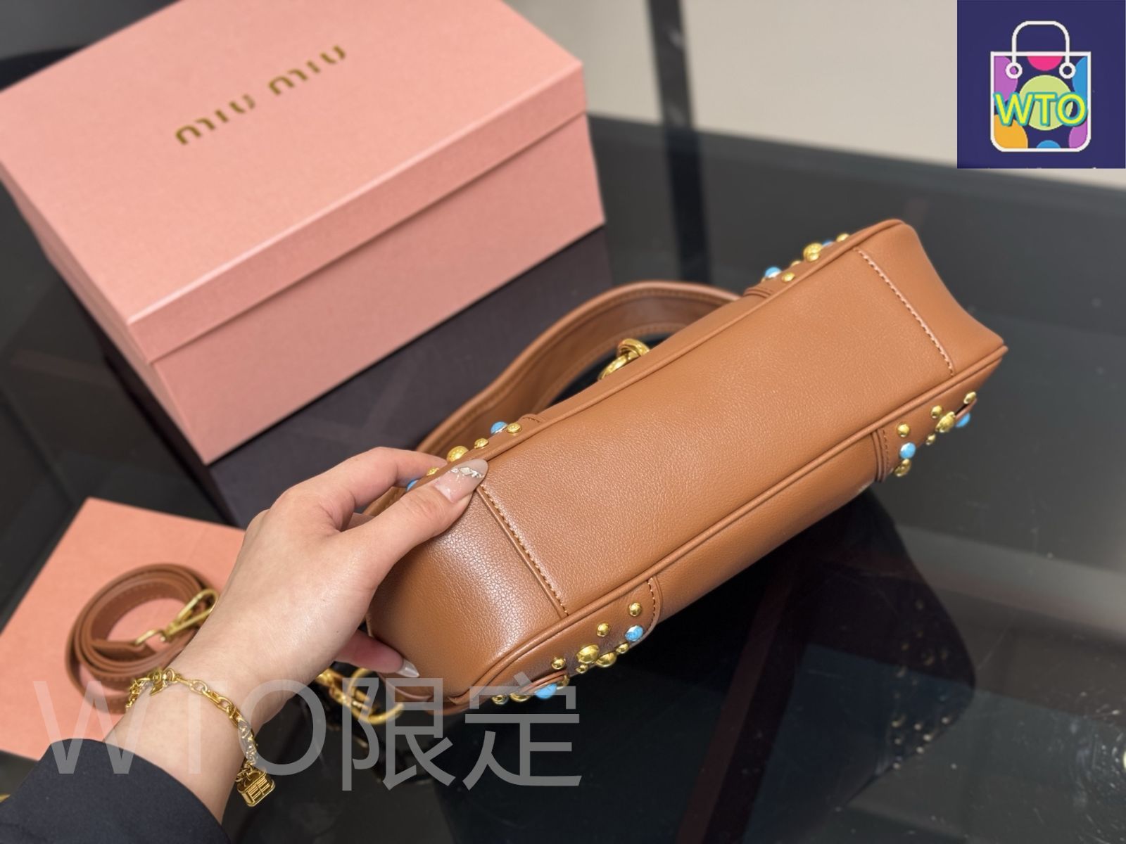 [専用出品]migu 今日WTO】MiuMiu ミュウミュウ ファジーバッグ（28×19cm）-WTO