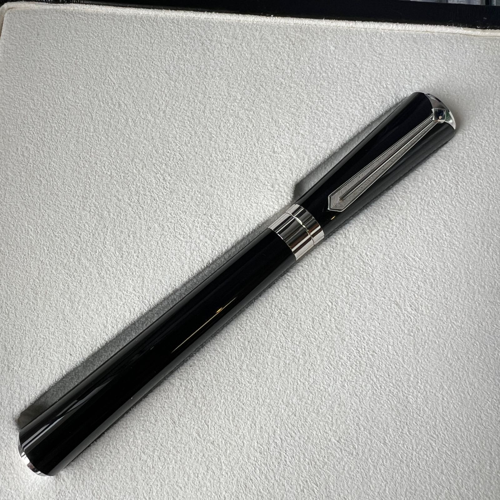 モンブラン MONTBLANC 万年筆 ﾏﾚｰﾈ・ﾃﾞｨｰﾄﾘﾋｽﾍﾟｼｬｴﾙｴﾃﾞｨｼｮﾝ 白蝶貝 