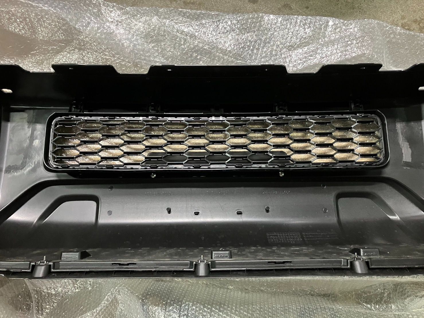 JB74W フロント純正バンパー　新車外し 楽天市場】ジムニーシエラ JB74W パーツ フロントバンパー 新型