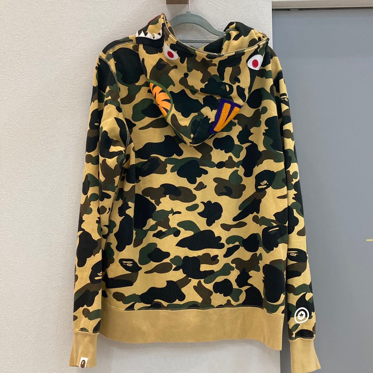 ◇　A BATHING APE エイプ SHARK 1ST CAMO FULL ZIP HOODIE イエローカモ 迷彩 シャーク  ジップアップパーカー L