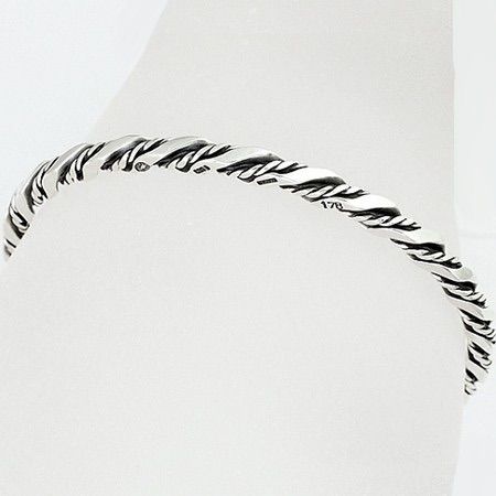 新品　未使用　ジョージジャンセン マーシー ツイストバングル　サイズS 箱入 ジョージ ジェンセン GEORG JENSEN GEORG JENSEN バングル OFF