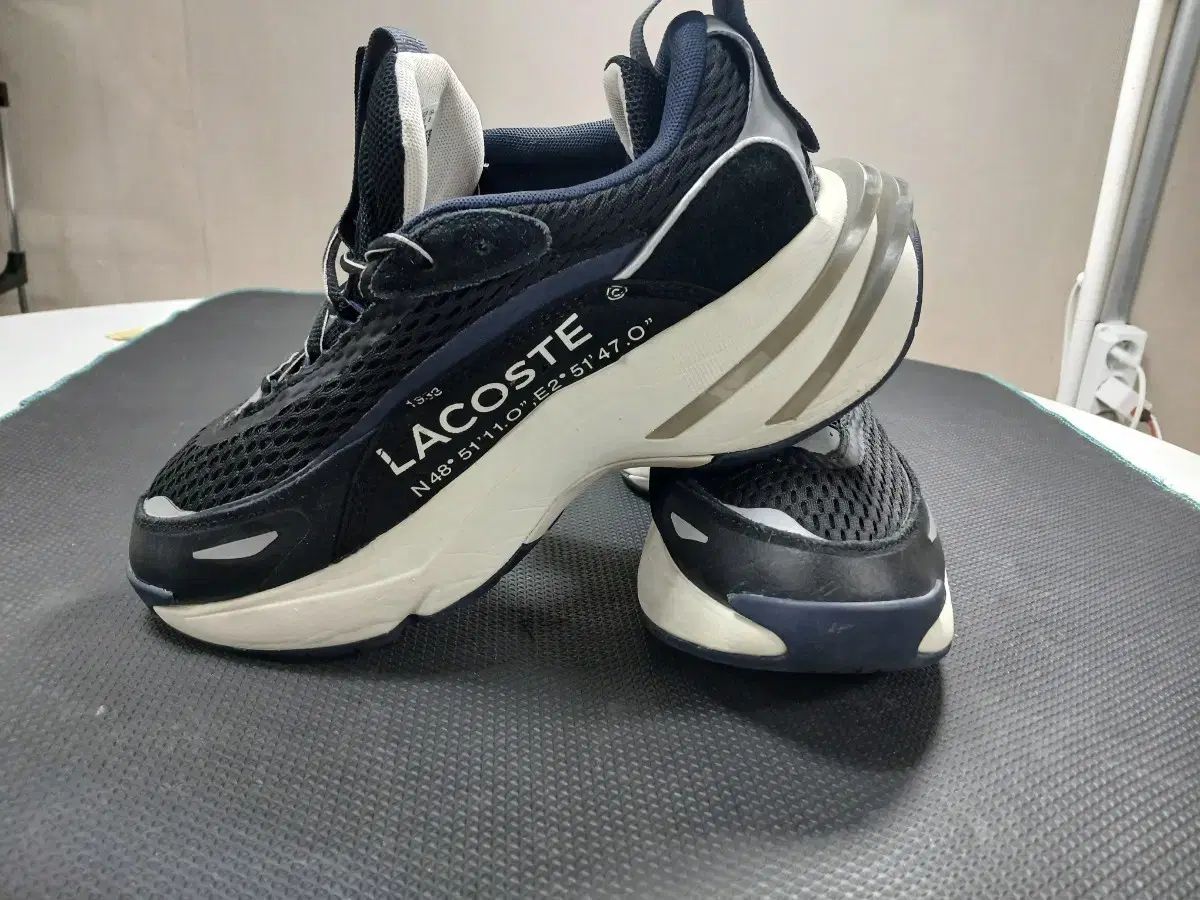 ラコステ オディサ ブラック スニーカー 245 250