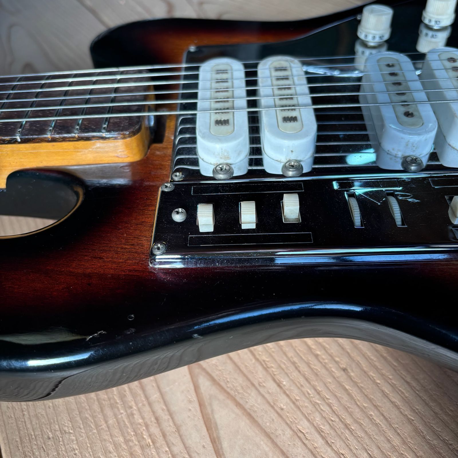 Guyatone LG グヤトーン ビザールギター 60年代 ジャンク Guyatone LG-130T ビザールギター調整 | ビザールギター専門店