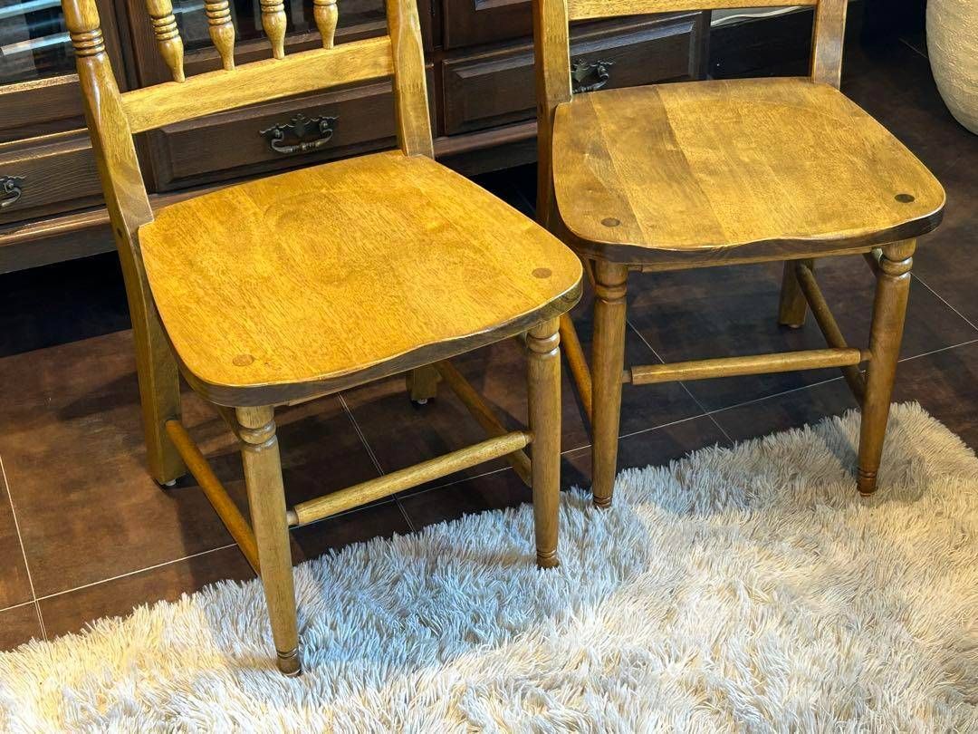 レトロ 無垢材で作られたしっかりとしたダイニングチェア 天然木