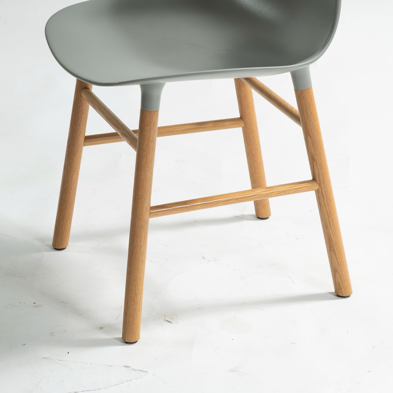 ダイニングチェア Normann  ノーマンコペンハーゲン Form Chair フォームチェア グレー オーク(1) ポリプロピレン シェルチェア 北欧モダン ナチュラルモダン Simon Legald デザイナーズ ダイニングチェア Normann Copenhagen ノーマンコペンハーゲン Form