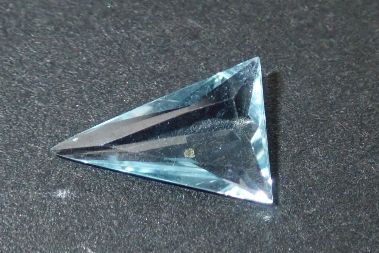 天然パライバトルマリン ルース 0.36ct 約8mm×5mm 天然パライバトルマリン ルース 0.36ct 約8mm×5mm