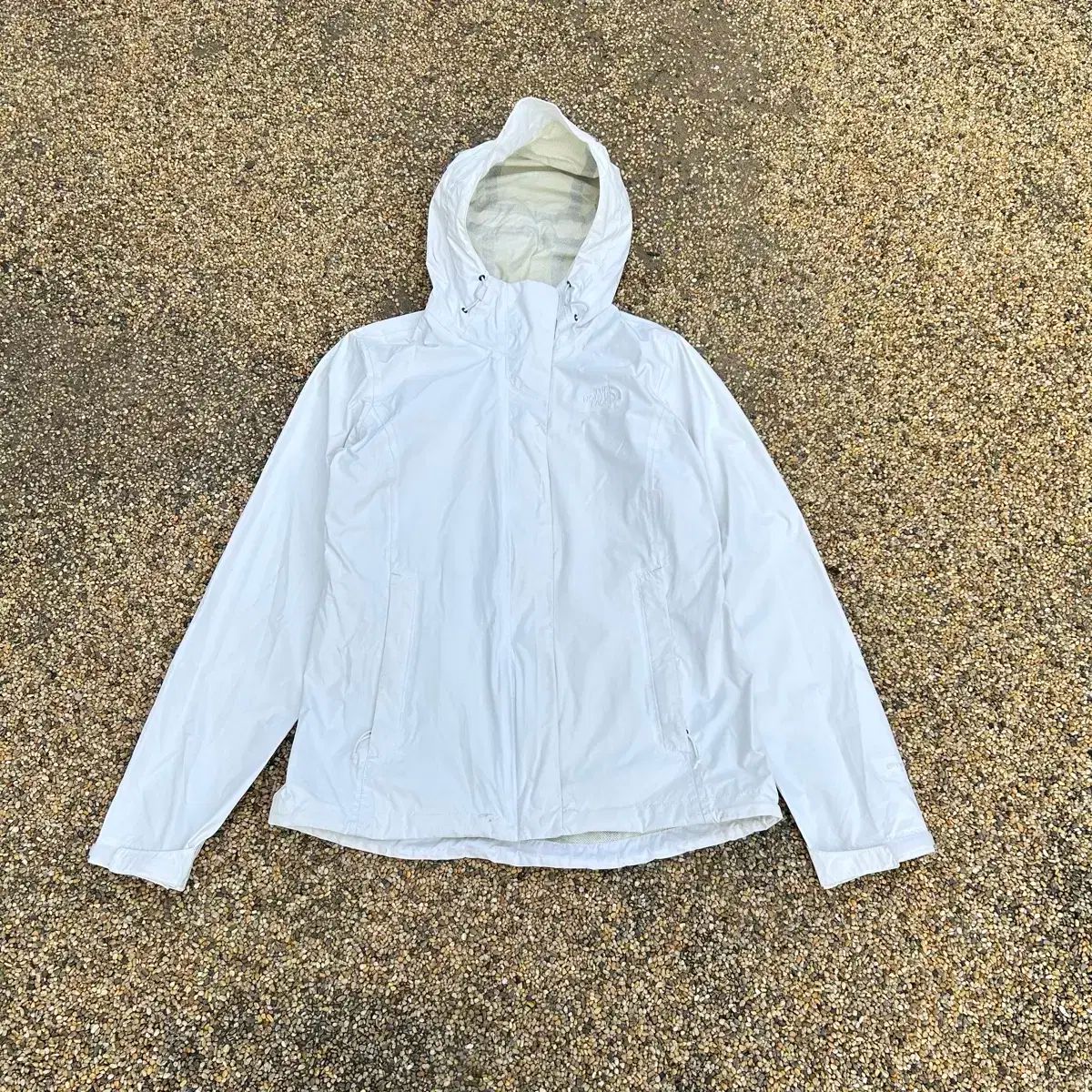 THE NORTH FACE ザ ノース フェイス ホワイト ウィンドブレーカー ジャケット ドライベント