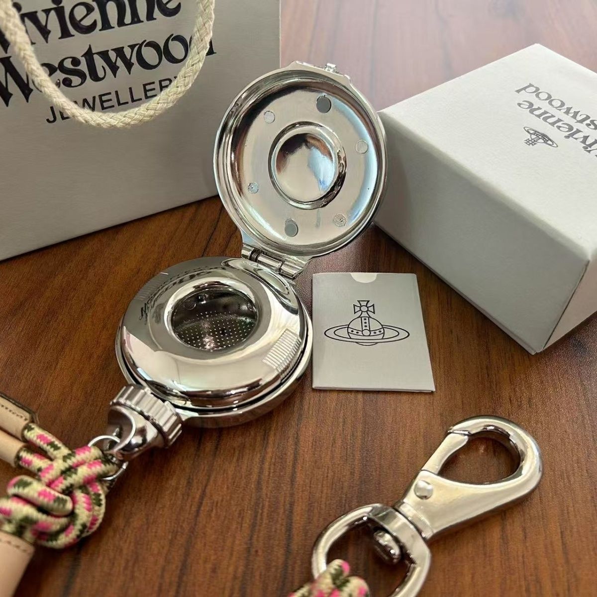 美品Vivienne Westwood ヴィヴィアンウエストウッド オーブデザイン 