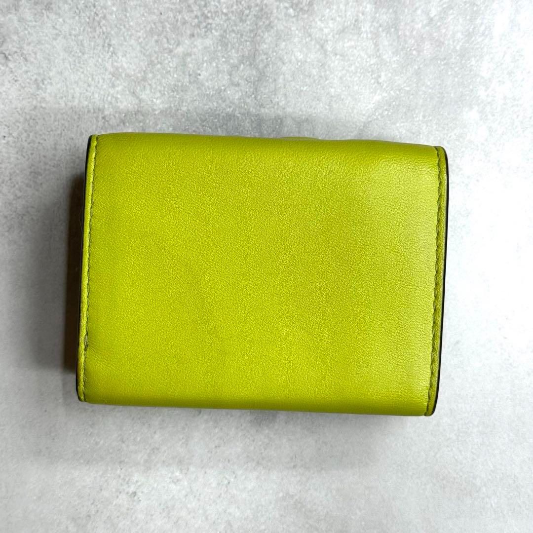 希少カラー】 FENDI フェンディ バゲットマイクロトリフォールド 