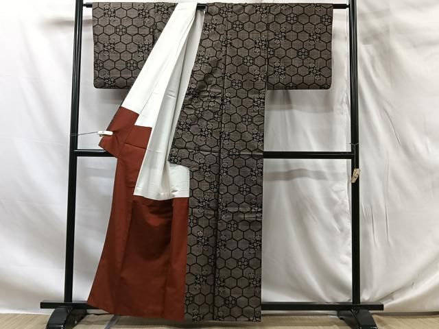 平和屋着物○本場大島紬 7マルキ 花亀甲 正絹 逸品 未使用 AAAV9017np