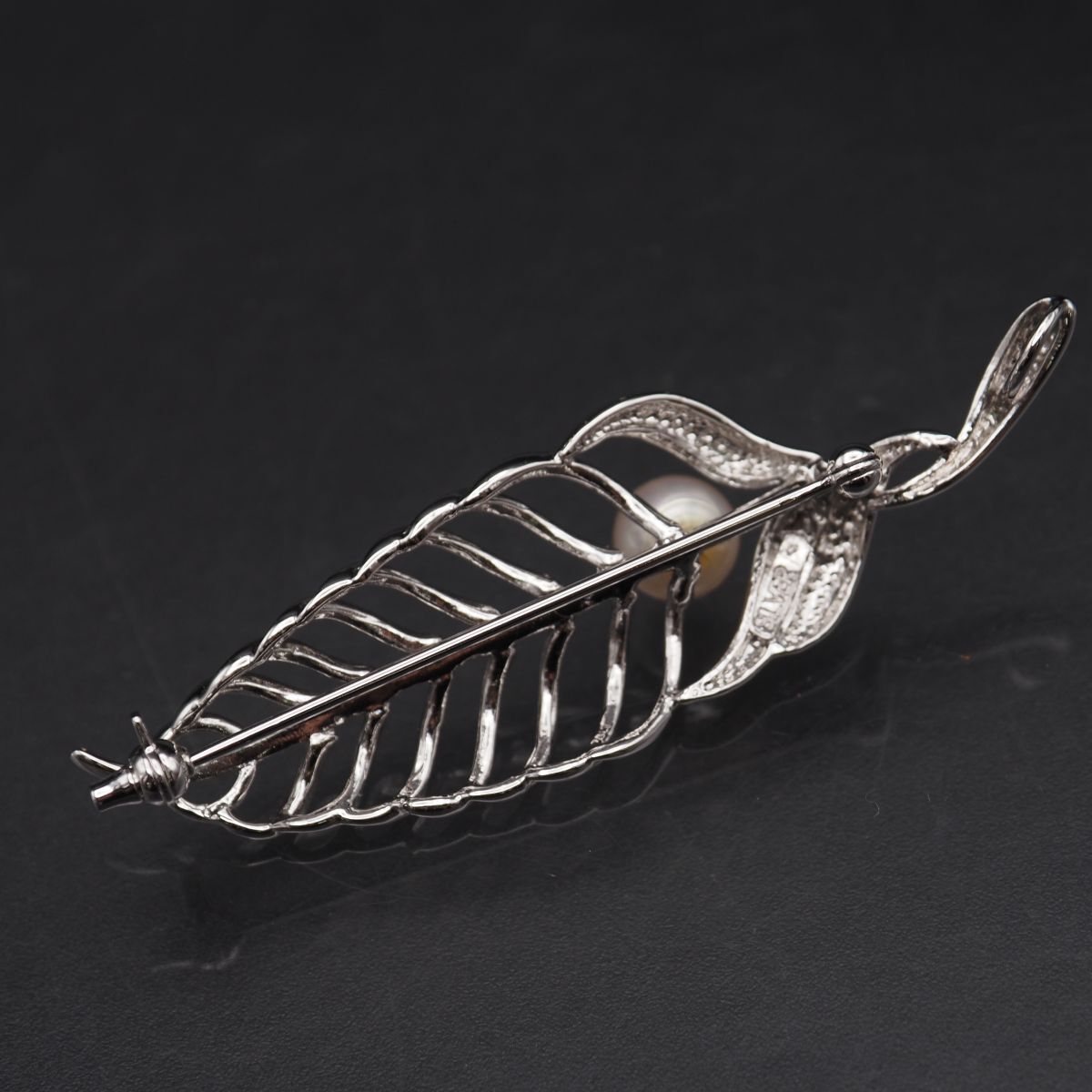 高島屋購入品 箱あり SILVER刻印 ブローチ パール リーフデザイン 楽天市場】ブローチ アンティーク イギリス 英国 シルバー
