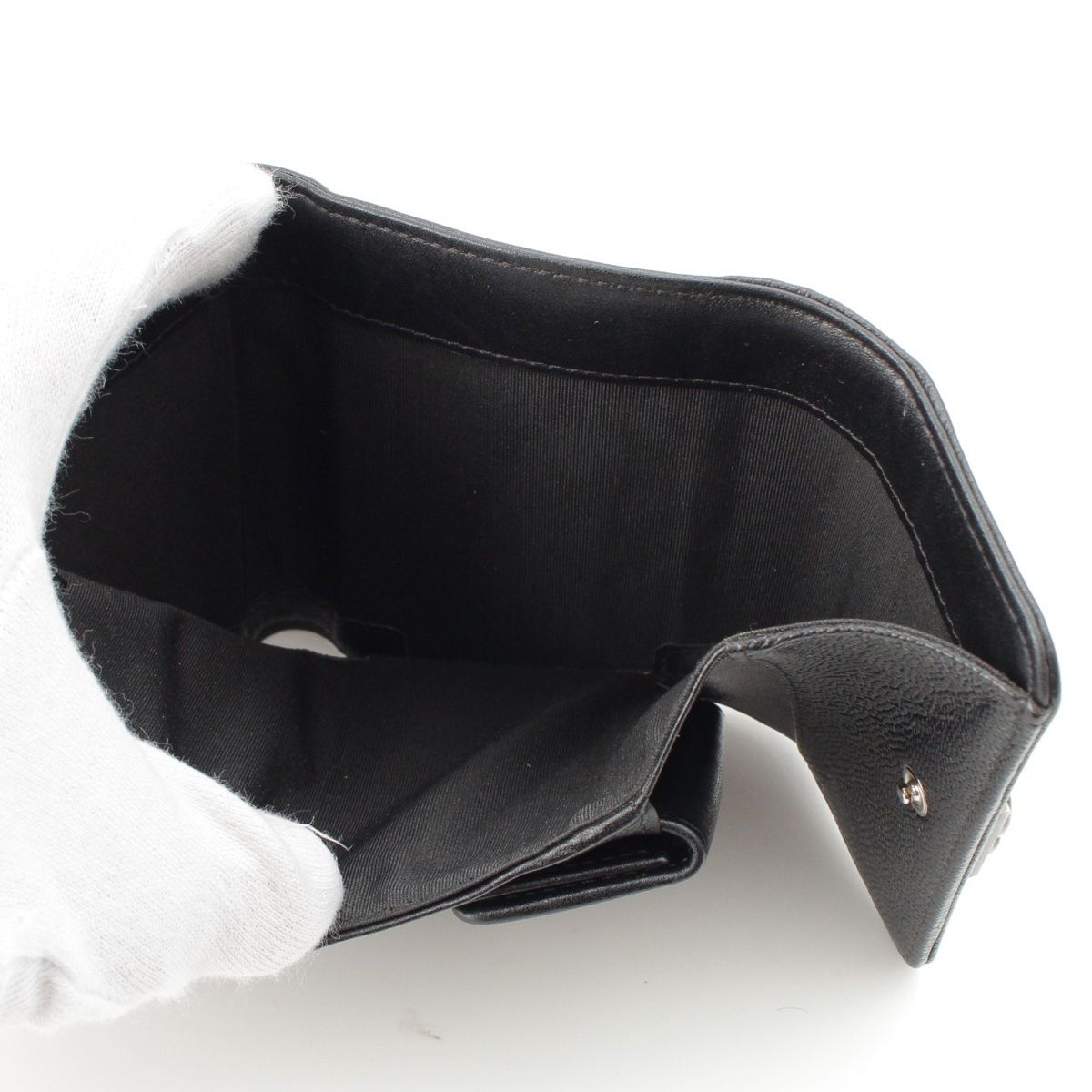 シャネル 25番台 ボーイシャネル キャビアスキン ココマーク 三つ折り  