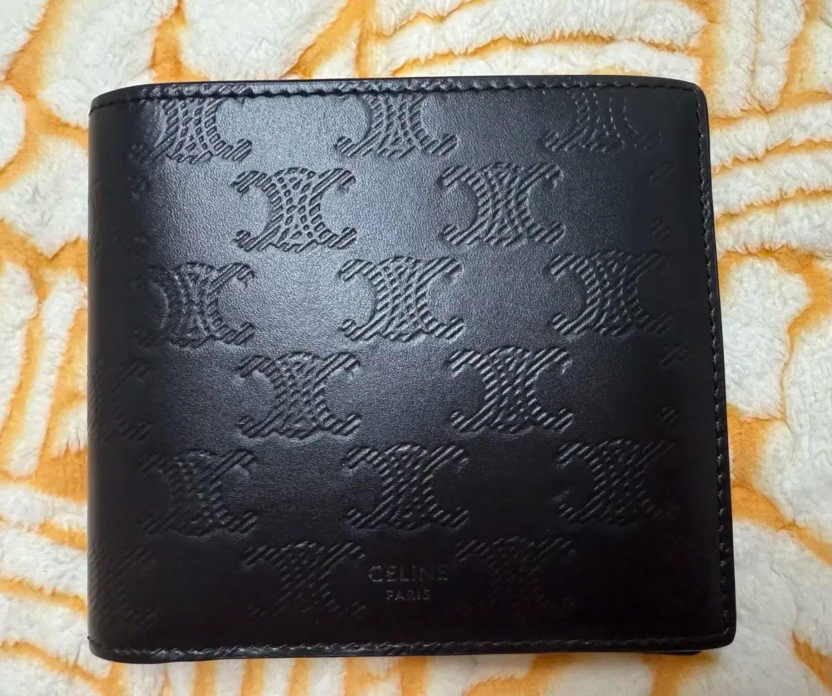 Celine セリーヌ メンズ トリオンフ エンボ 二つ折り財布