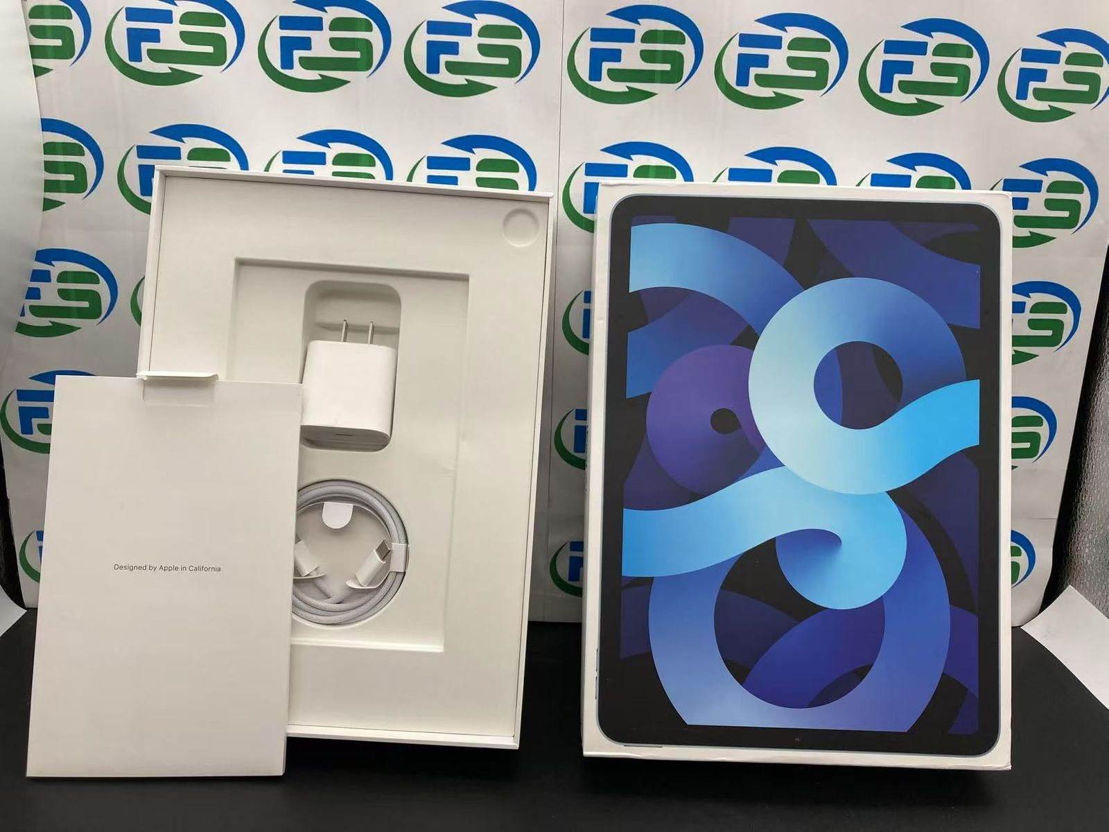 【極美品】iPad Air4 256GB 第4世代 スカイブルー iPad Air 第4世代 256GB スカイブルー MYFY2J／A Wi-Fi [256GB] Apple