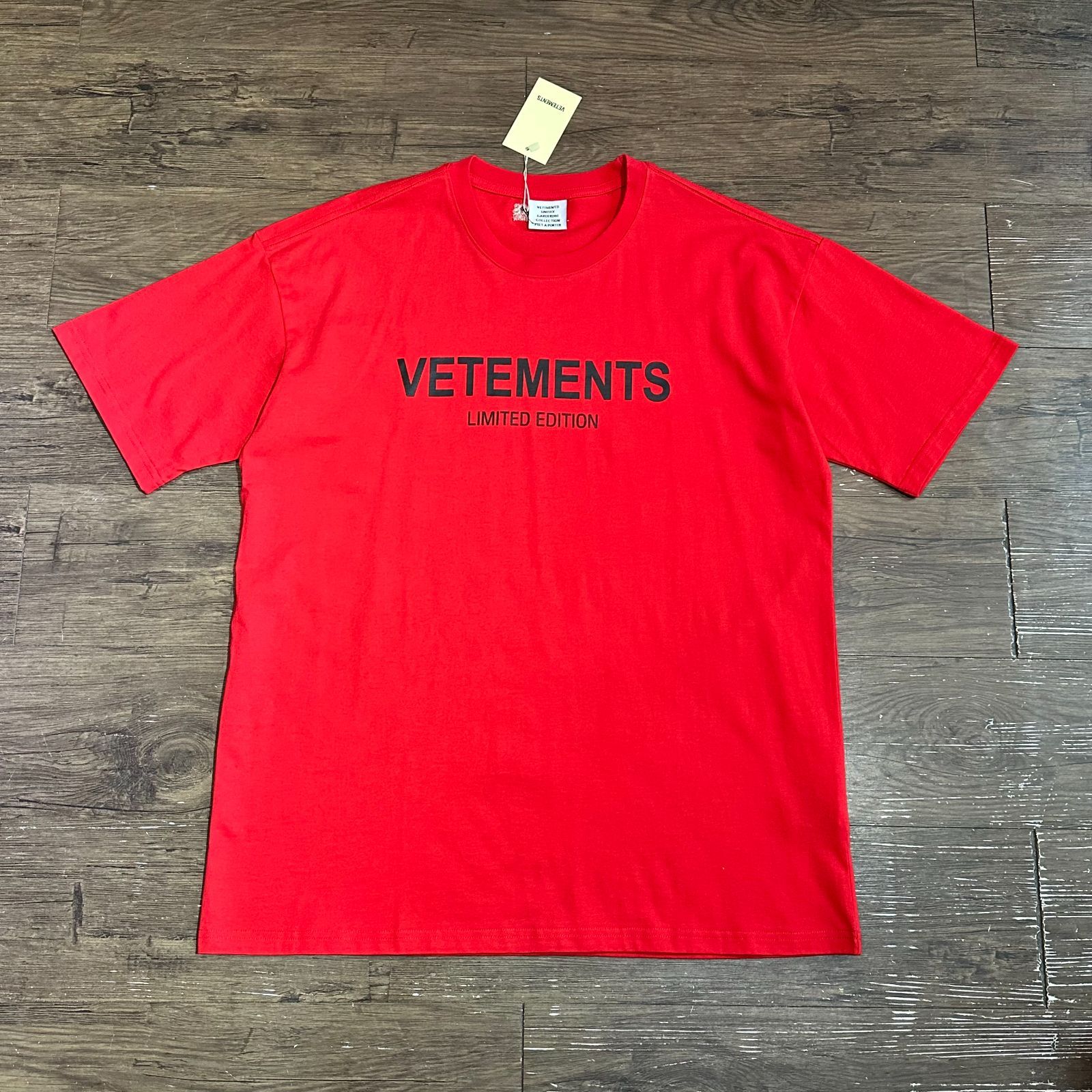 VETEMENTS 新品未使用 ヴェトモン Tシャツ 男女兼用 3色 希少品 【2枚18000円送料無料】 AA001 - メルカリ