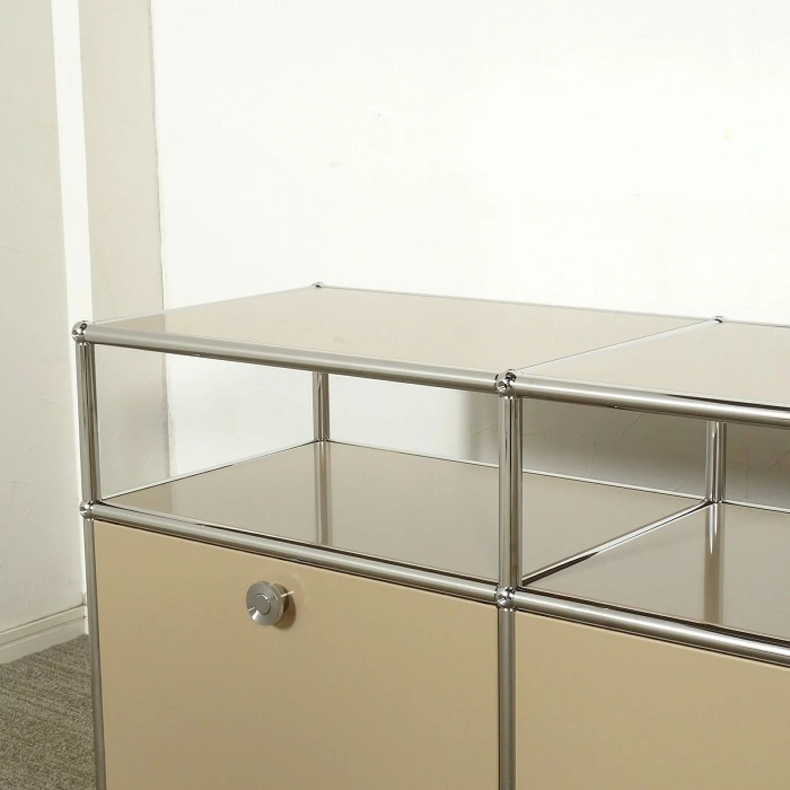 ドロップダウンドア×3