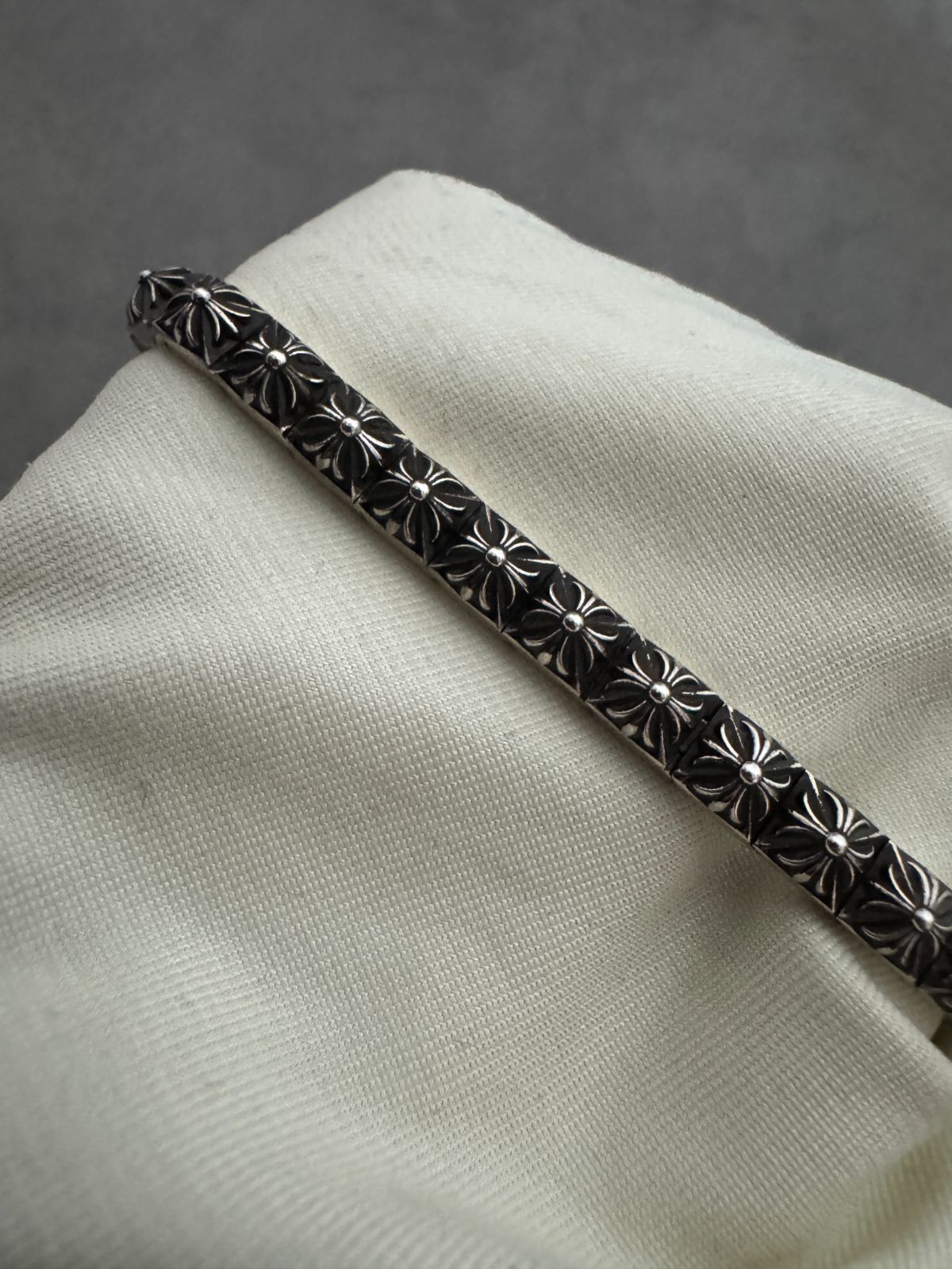 ベ*ト様 Chrome Hearts PYRAMID PLS LNK 1/4 CHROME HEARTS クロムハーツ PYRAMID PLS LNK 1/4 ピラミッド