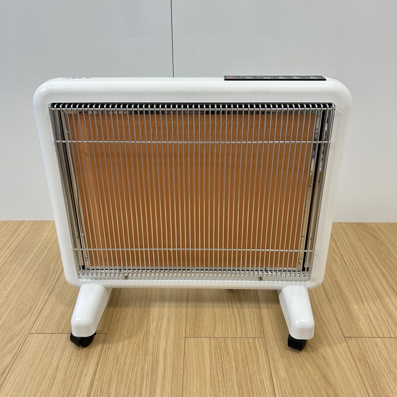 色 サンルミエ E800L-TM ホワイト ヒーター 遠赤外線ヒーター 電気ストーブ