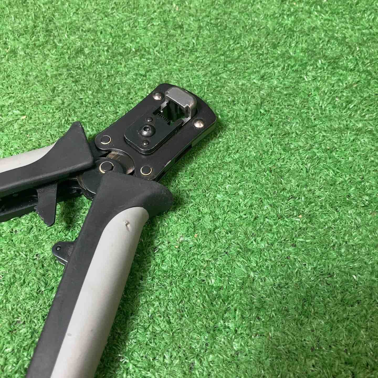 モジュラープラグ圧着工具