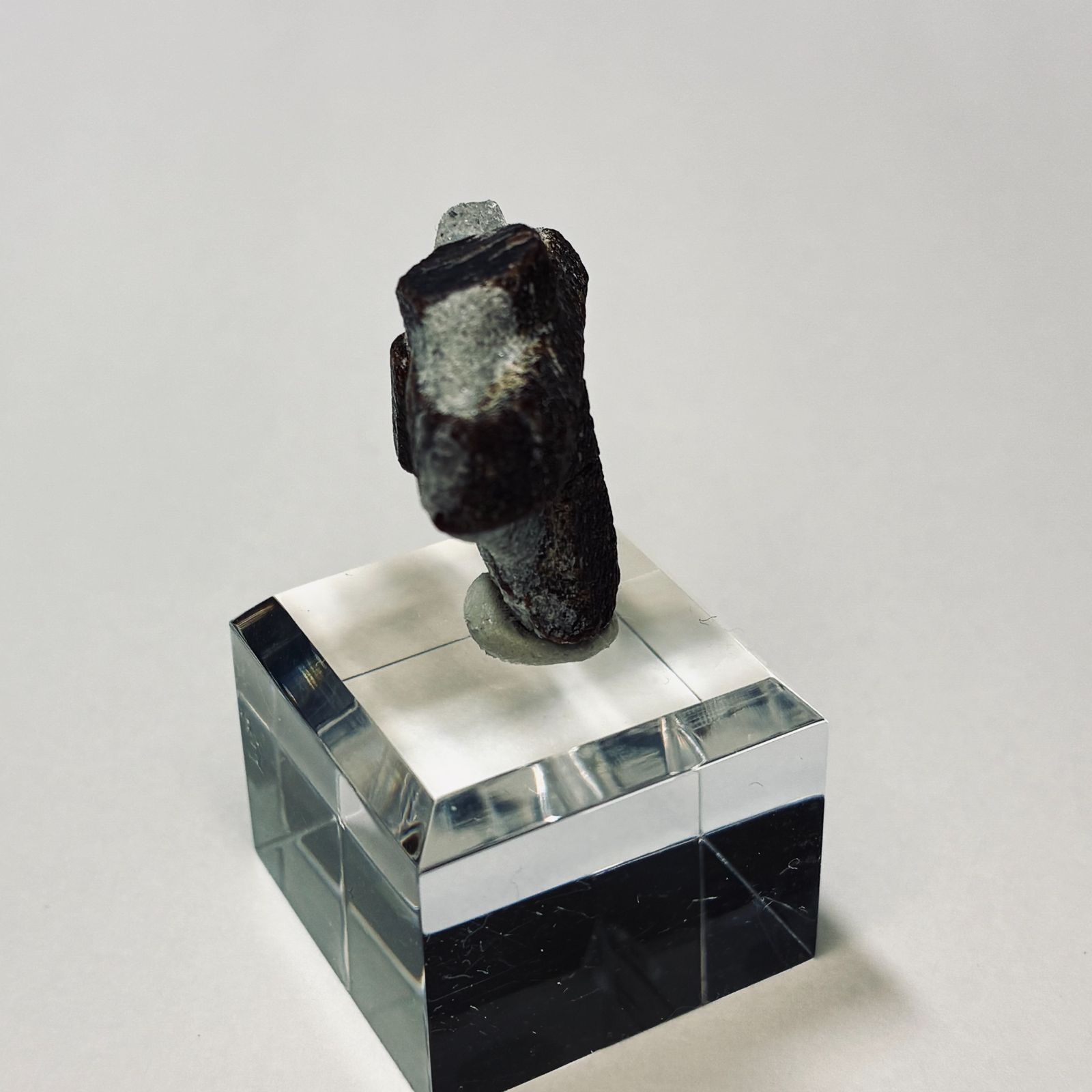 ロシア産スタウロライト 十字石 原石 鉱物 天然石 パワーストーン No.1652