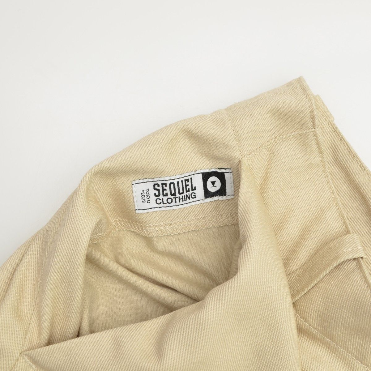 SEQUEL SQ-23SS-PT-01 TYPE-XF BEIGE チノパンツ-