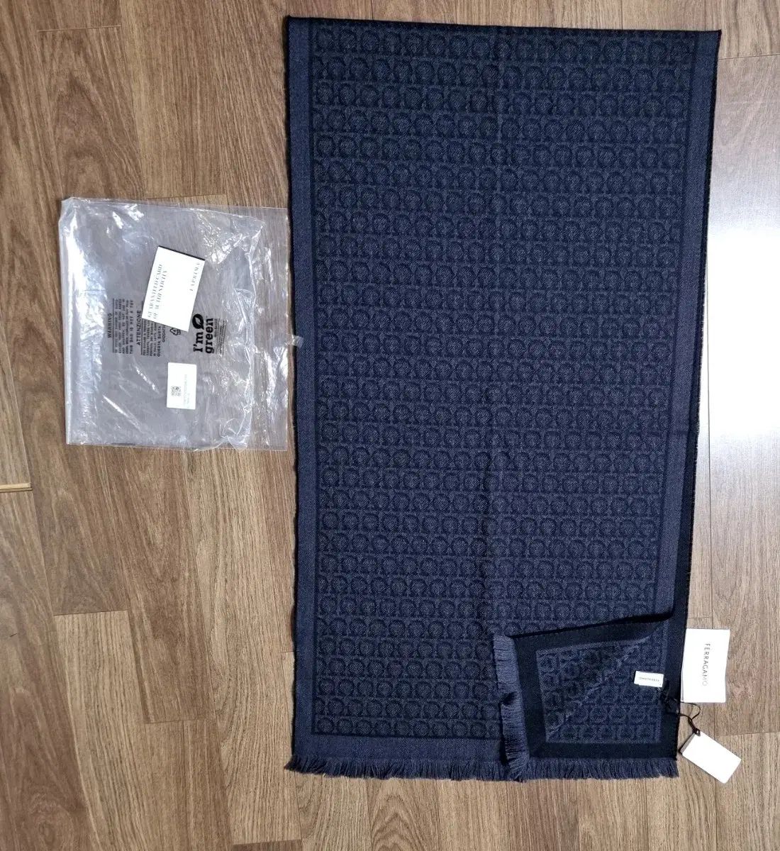 フェラガモ ガンチーニ ウール マフラー スカーフ