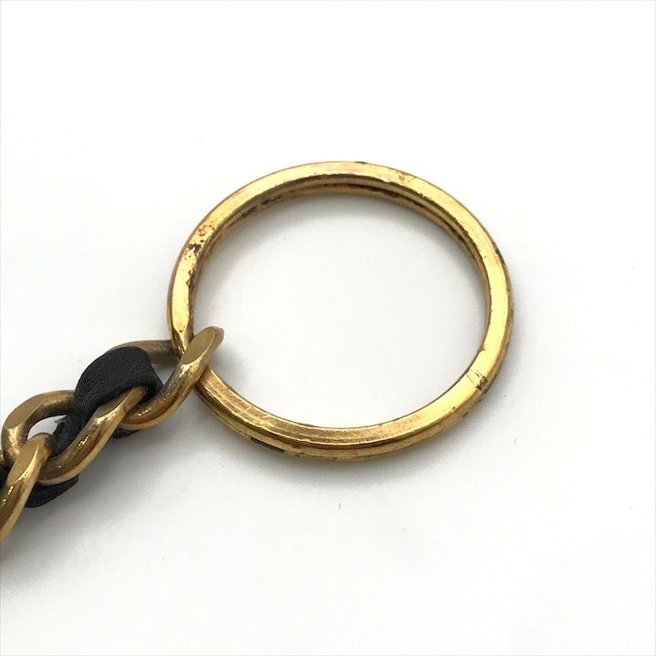 CHANEL シャネル ロゴ 三角プレート レザー チェーン キーリング