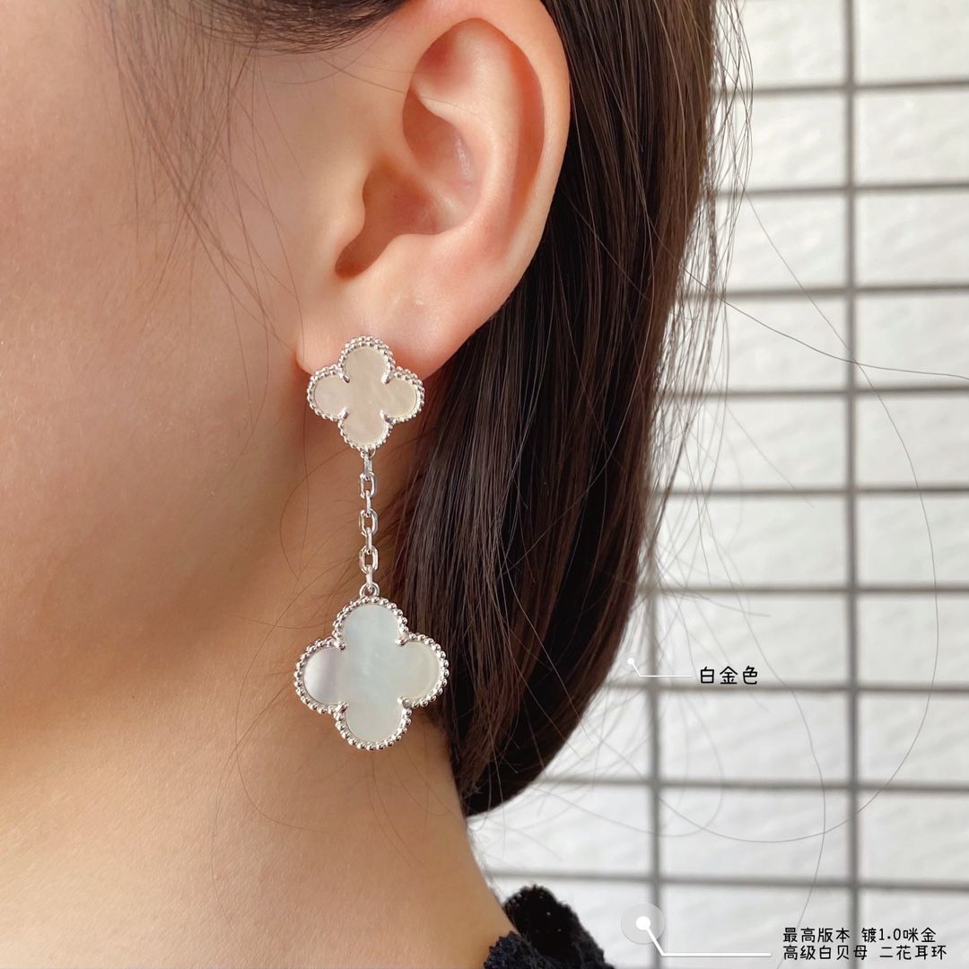 Van Cleef - Arpels アルハンブラ マザーオブパール ダブルフラワー イヤークリップ - モデル ヴァン クリーフ - アーペル レディースジュエリー｜ ｜ -WTO輸入1