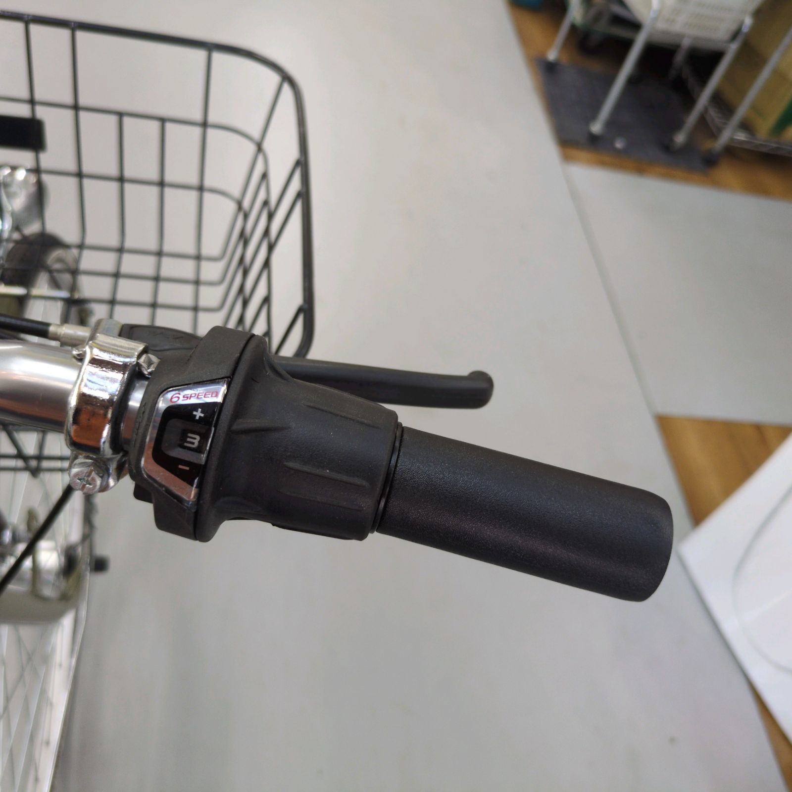 J056 ☆多少の小キズ使用感☆軽快スポーツ自転車☆INNOVATION FACTORY