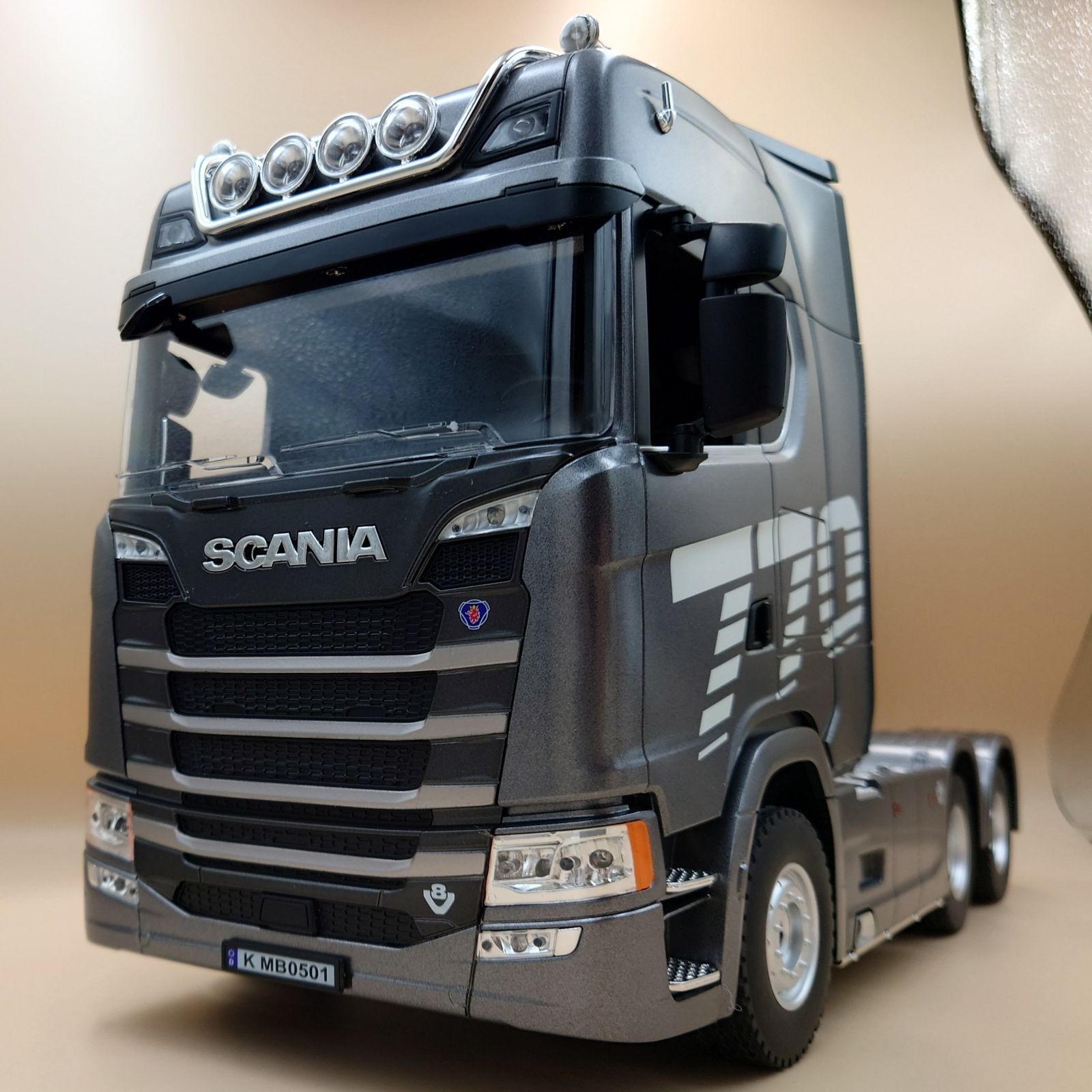 1 18 スカニア SKANIA770S シルバー ラジコン大型トラック トレーラーヘッド ライト-サウンド プラスチック完成モデル