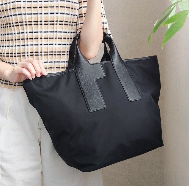 割引中！♥大感謝セール♥フルラ ピューマFURLA PIUMA 軽量 トート  