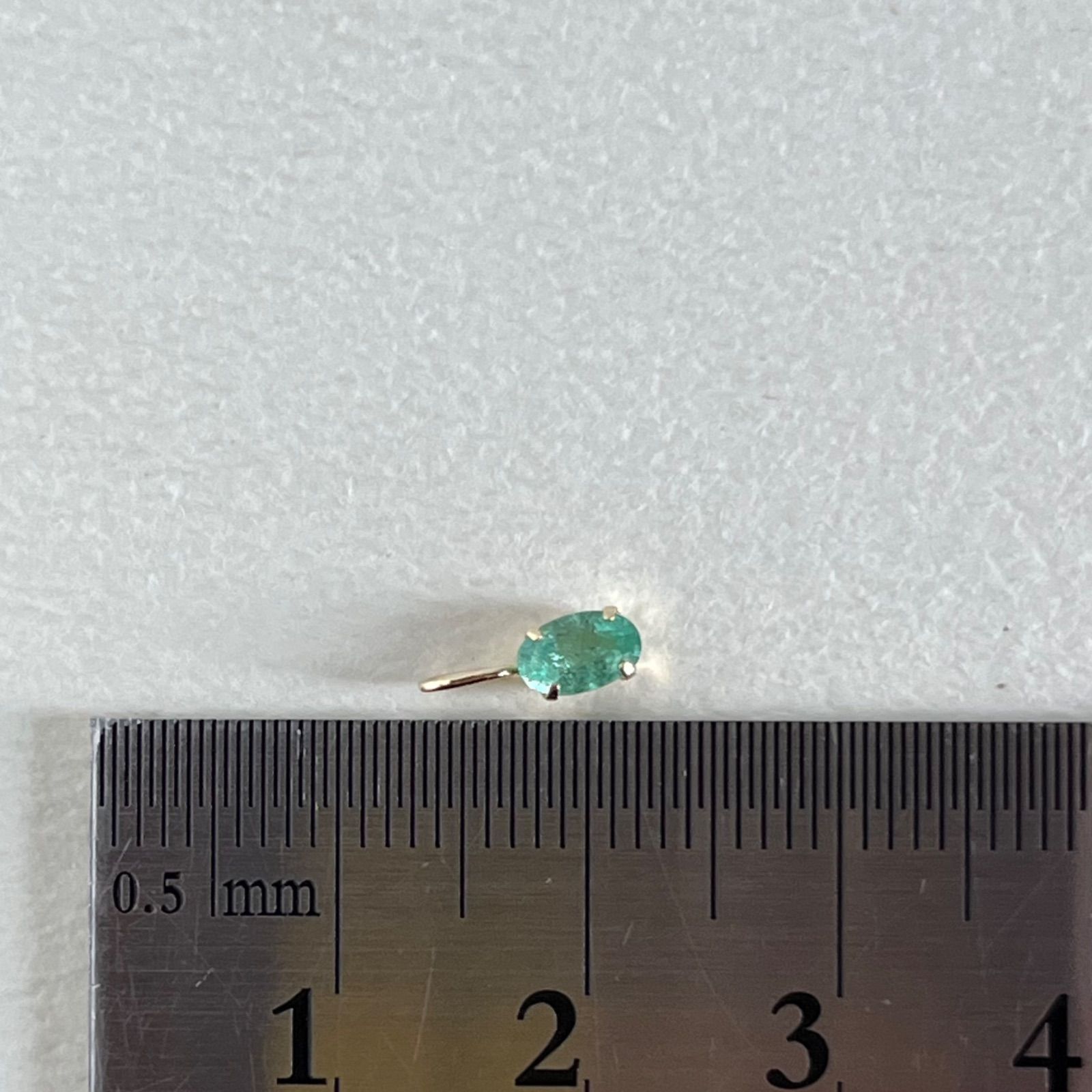K18 天然石エメラルド ペンダントトップ18金イエローゴールド　ラウンド4.5 K18 天然石エメラルド ペンダントトップ18金イエローゴールド