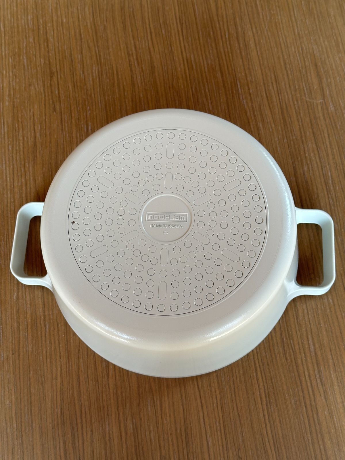 FIKA、キャセロール（未使用）22cm FIKA キャセロール 22m 蓋付き セラミック IH 対応 ガス コンロ 対応