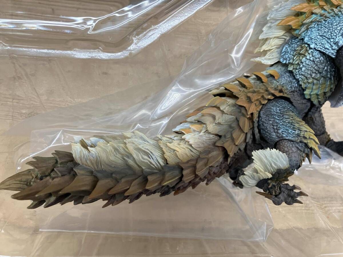S.H.MonsterArts モンスターハンターワールド ジンオウガ 現状品 
