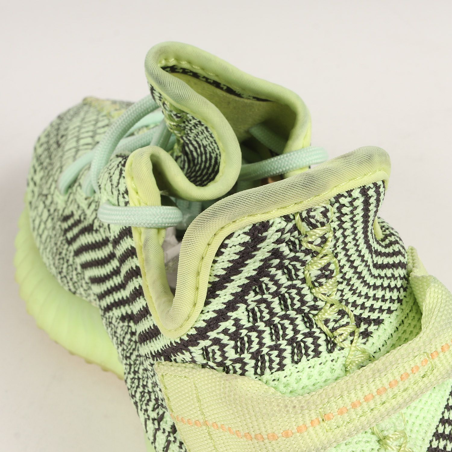 アディダス　イージーブースト350v2 イーズリール アディダス イージーブースト イーズリール アディダス イージー