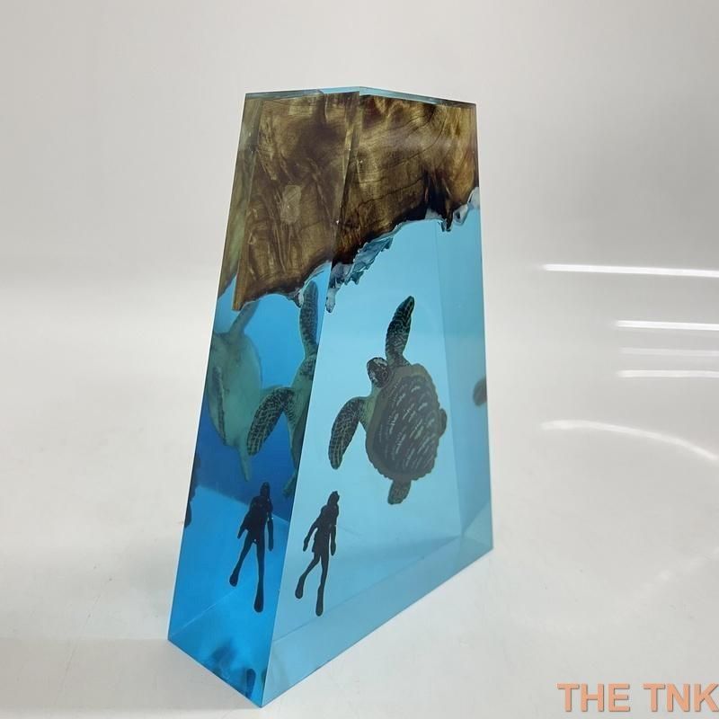 新品 レジンアート ナイトライト 海洋生物 ウミガメダイバー USB給電