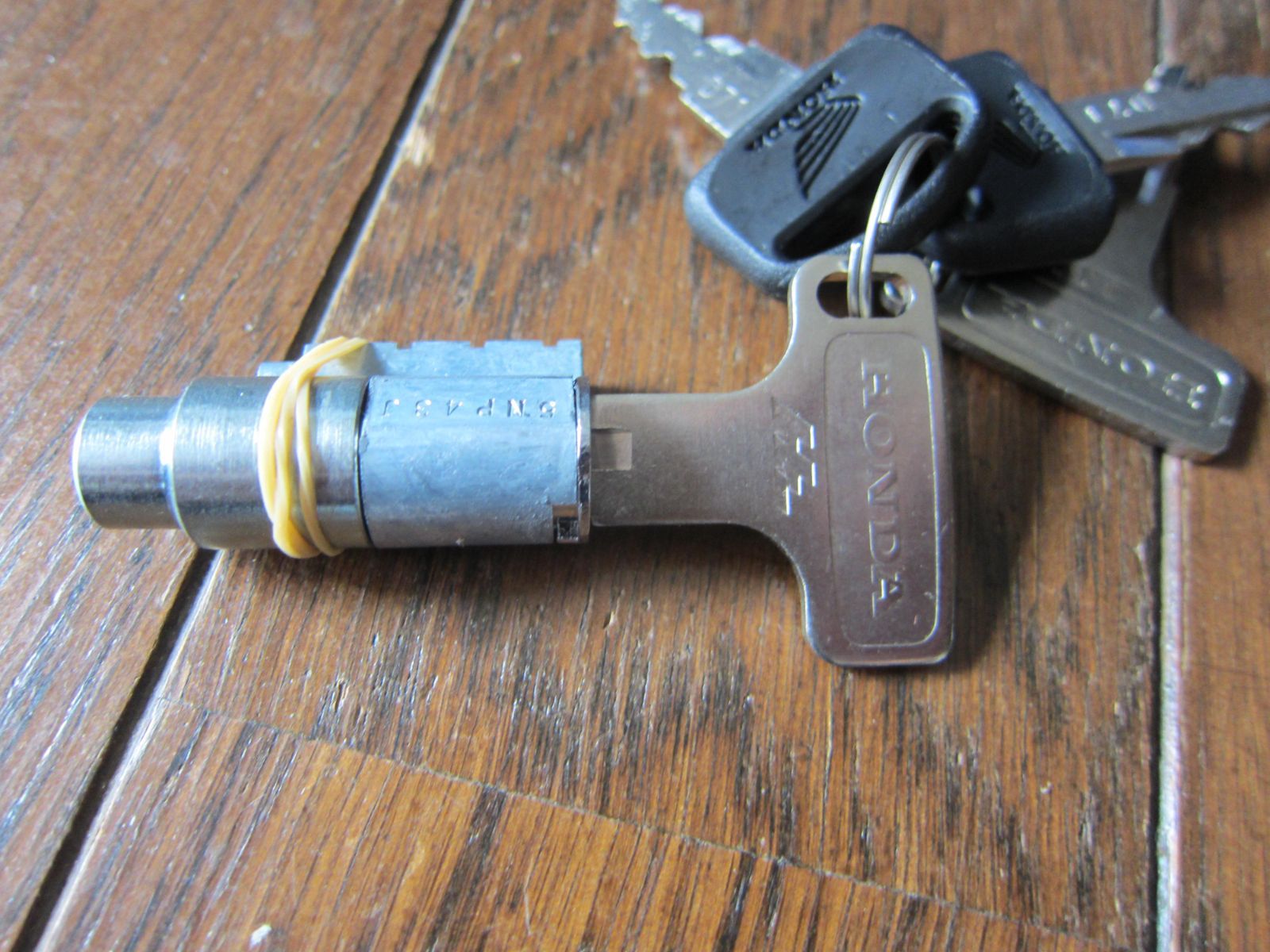 旧車 ホンダ純生 旧CB系～メインキー＆ハンドルロック CB250 CB350 CB450 CB550 CB650 CB750 CB750Fフォアー系に 有るうちに買っとく BRIGHTFACE_UK