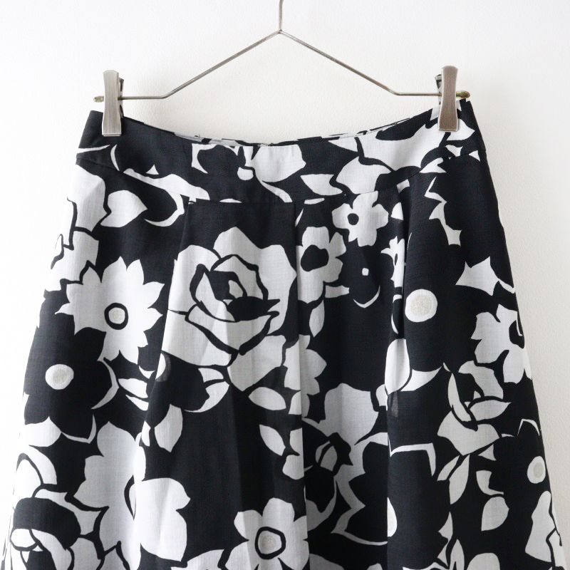 25SS☆新品タグ付 エムズグレイシー モノトーンフラワータック入フレアスカート 美品 2025SS エムズグレイシー M'S GRACY モノトーンフラワー タック入