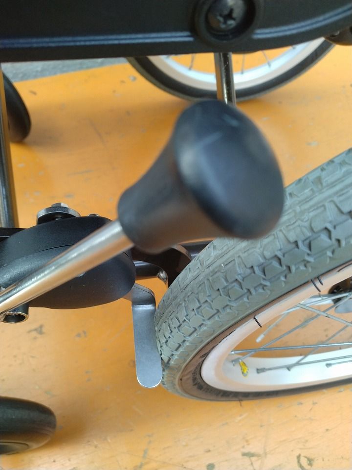 介助用標準車いす WAVIT