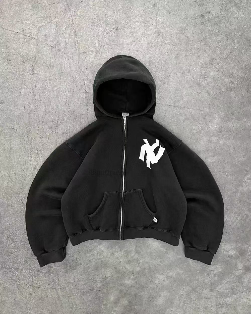 新品 "NY NOODLE" AKIMBO ZIP-UP HOODIE