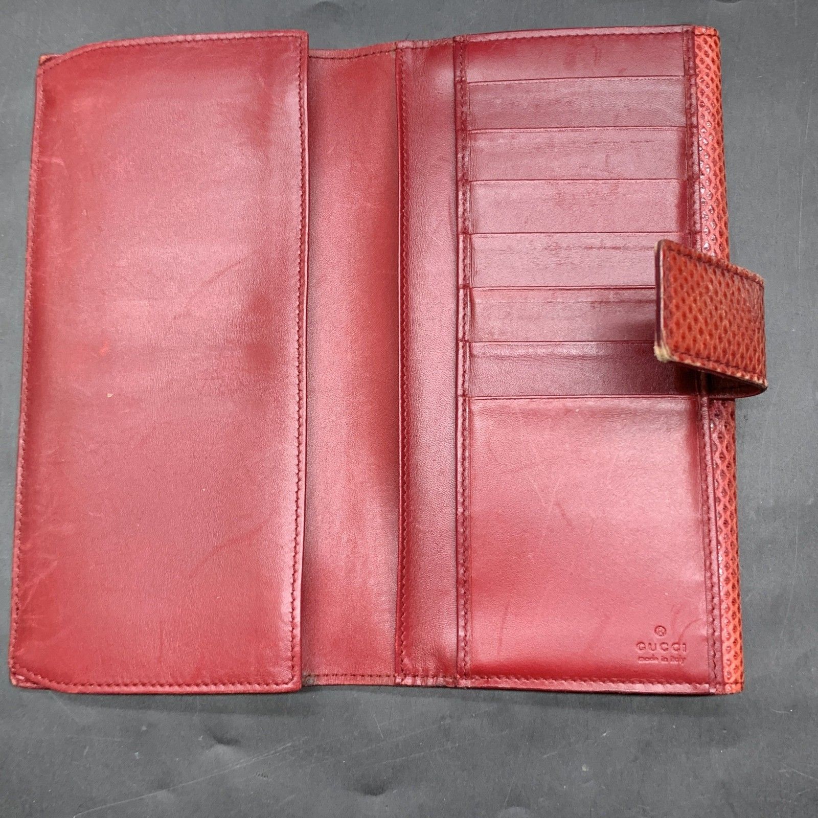 P415 グッチ GUCCI 長財布 フラップ パイソンレザー エキゾチックレザー 二つ折り ロングウォレット　レディースウォレット　赤レッド　中古 P415 グッチ GUCCI 長財布 フラップ パイソンレザー エキゾチック
