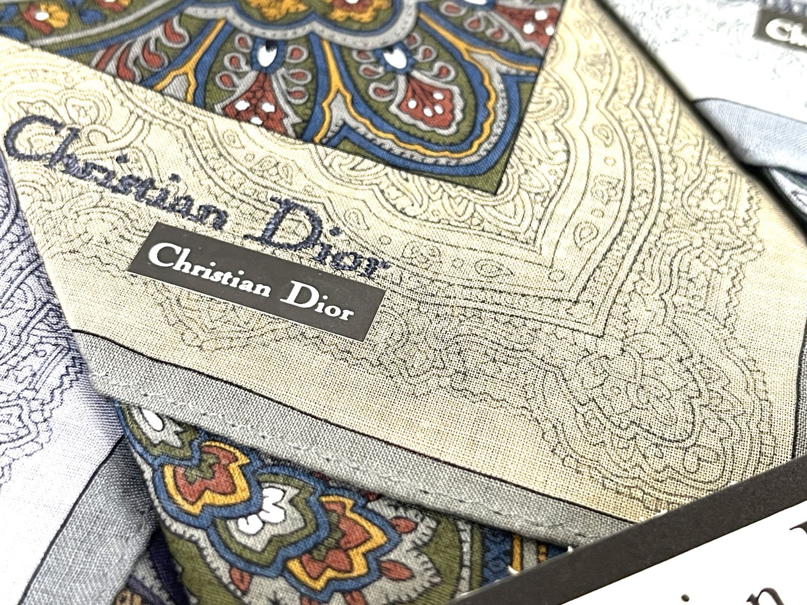 専用ですChristian Dior クリスチャンディオール ハンカチ10箱 Christian Dior - 【新品未使用】Christian Dior✨️花柄タオル