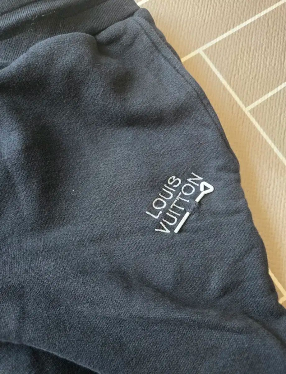 百貨店販売モデル Louis