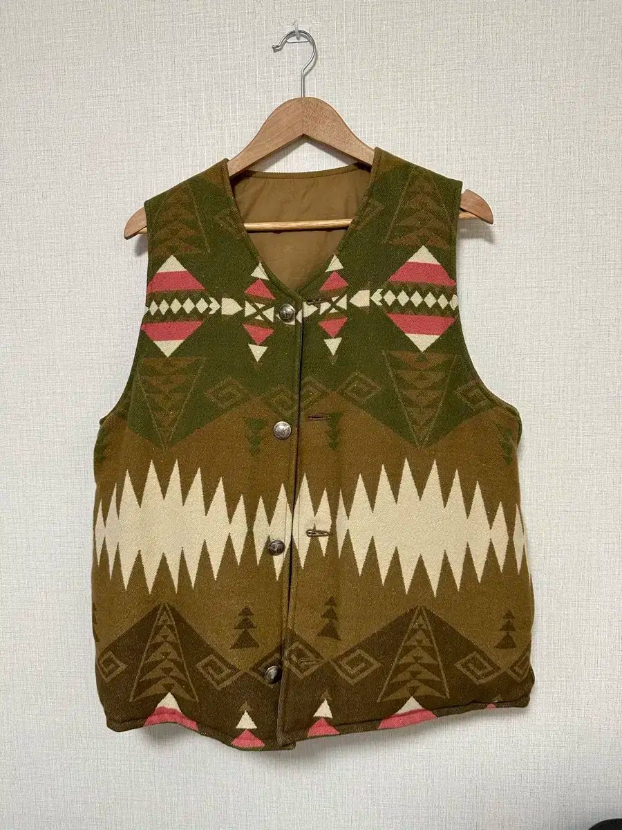 ビズビム コラ kora リバーシブル ダウン ベスト