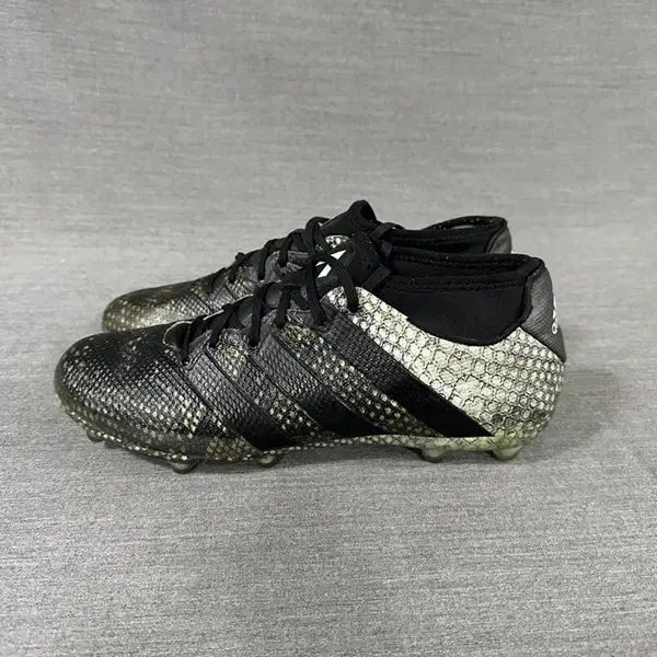 アディダス adidas フットサルシューズ エース 16.3 CG 靴 黒 ブラック 26cm メンズ adidas - アディダス エース フットサルシューズ スニーカー 25.5cm