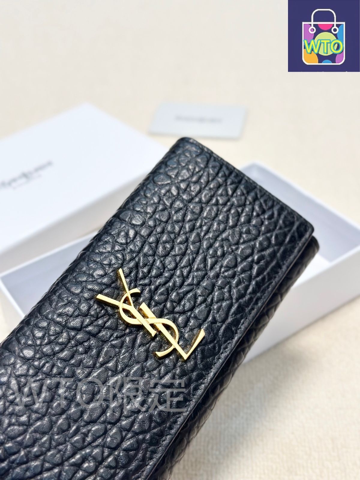 ヴィンテージ　イヴサンローラン　エンボス加工　美品 今日特価】Yves Saint Laurent イヴ・サンローラン クラシック